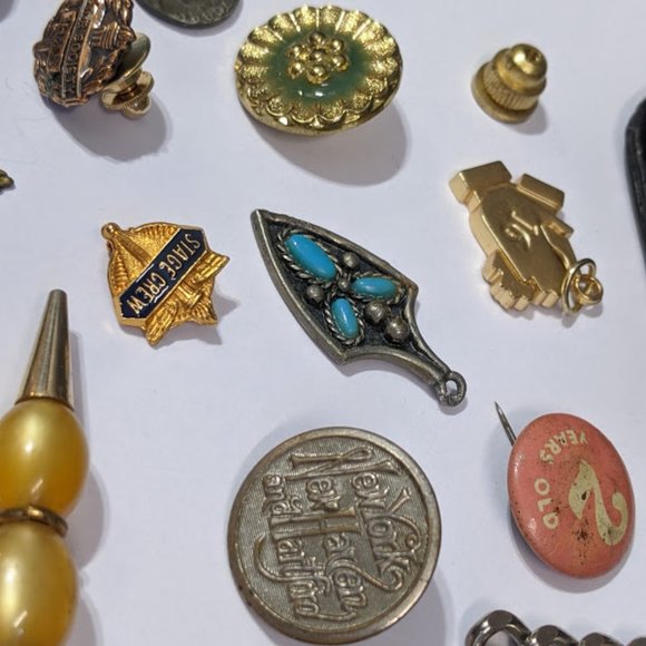 Vintage Junk Drawer Lot Jewelry & Bits For Crafts - Picture 6 of 12